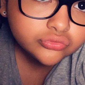 Meet your Posher, Estrella